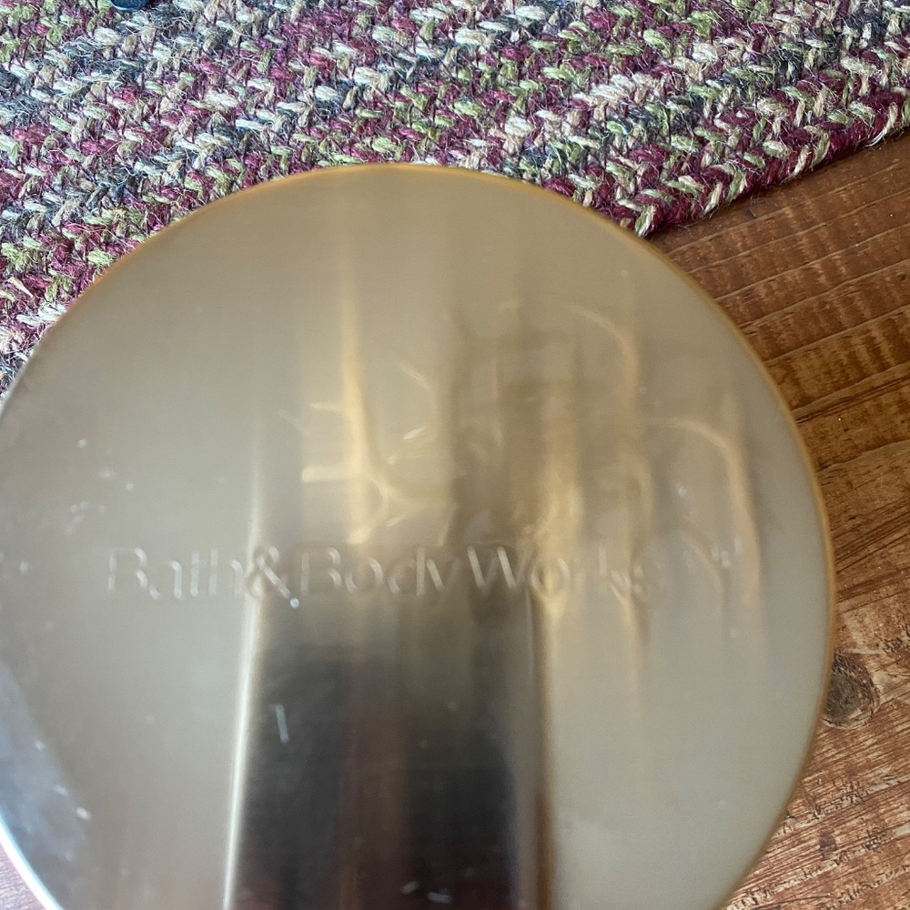 Bath & Bodyworks 3 wick candle - Picture 4 of 5